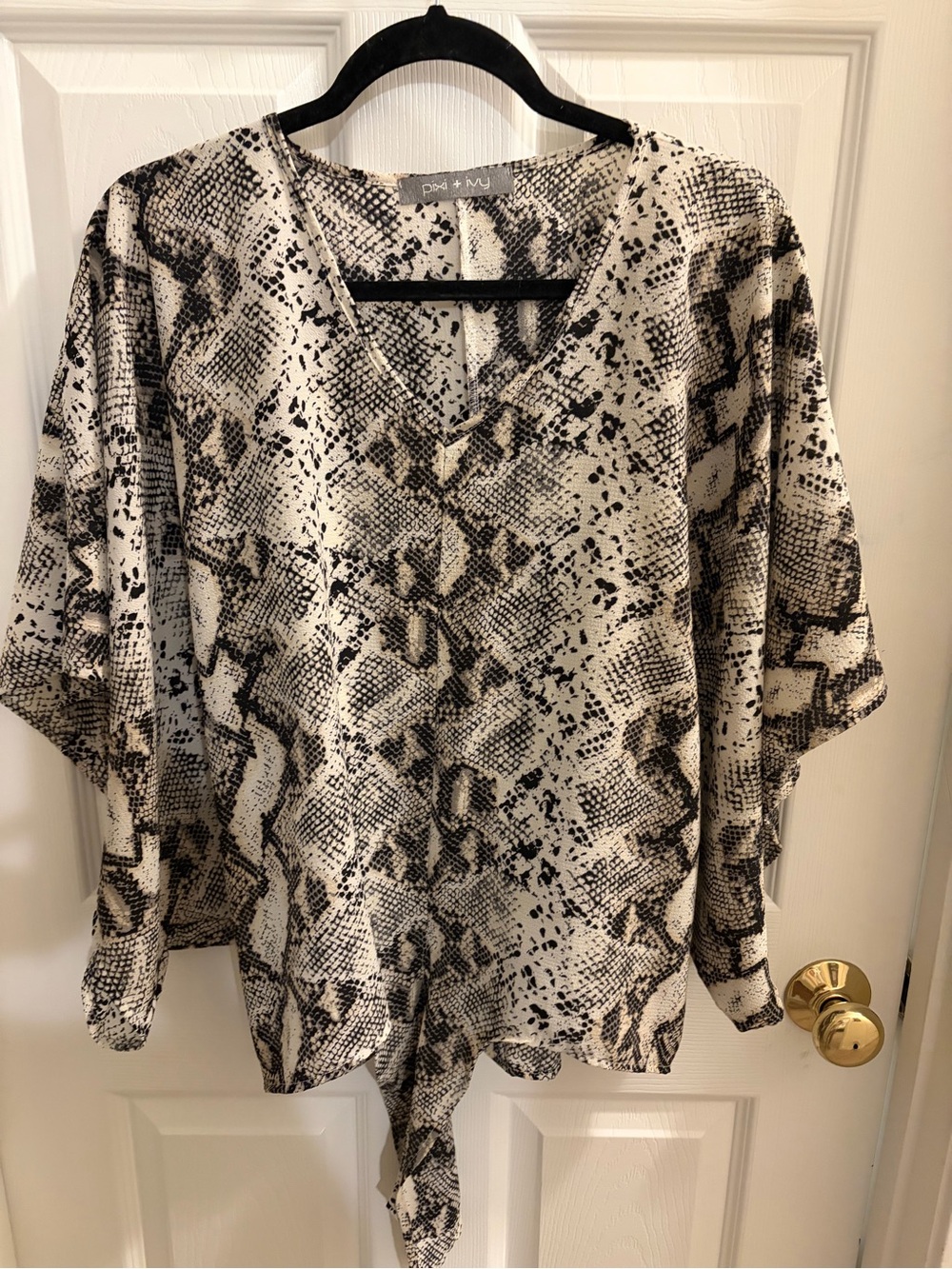 Pixie & Ivy Black & Cream Snake Print V-Neck Tunic